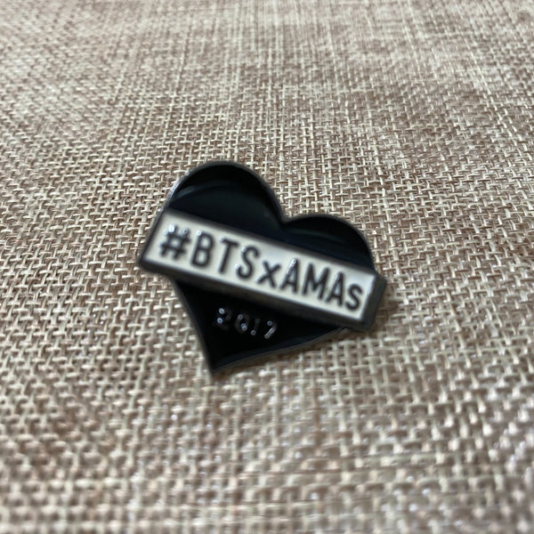 BTS [2017 AMAs American Music Awards] Official Heart Pin Badge / New, Rare /+G