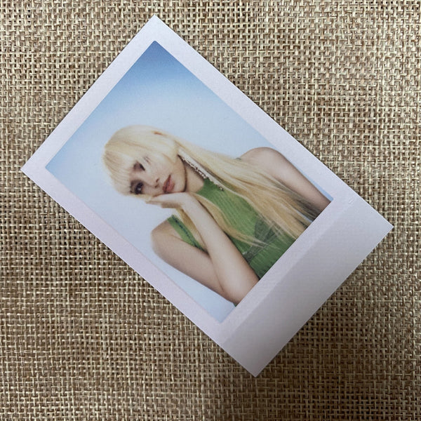 BLACKPINK LISA [Born Pink] Official Instant Film Photocard, Grey Ver. / Gift