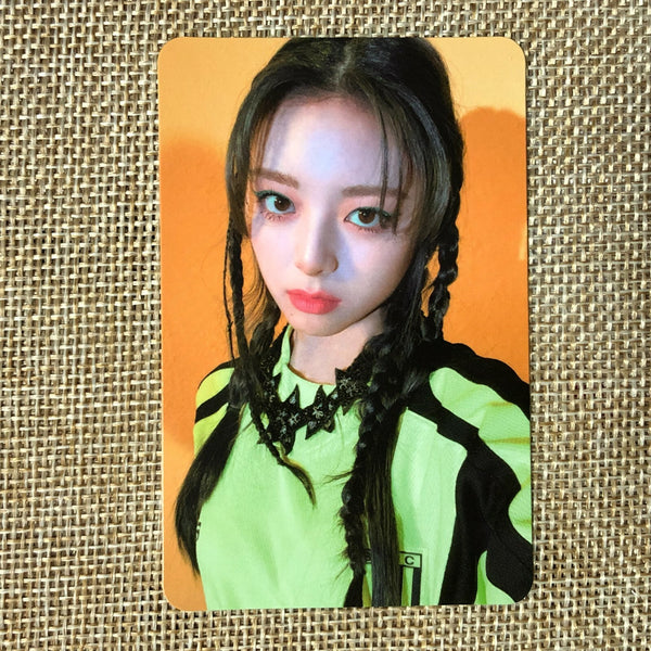 ITZY YUNA #4 [ GUESS WHO ] Official Special Photocard / New / Gift
