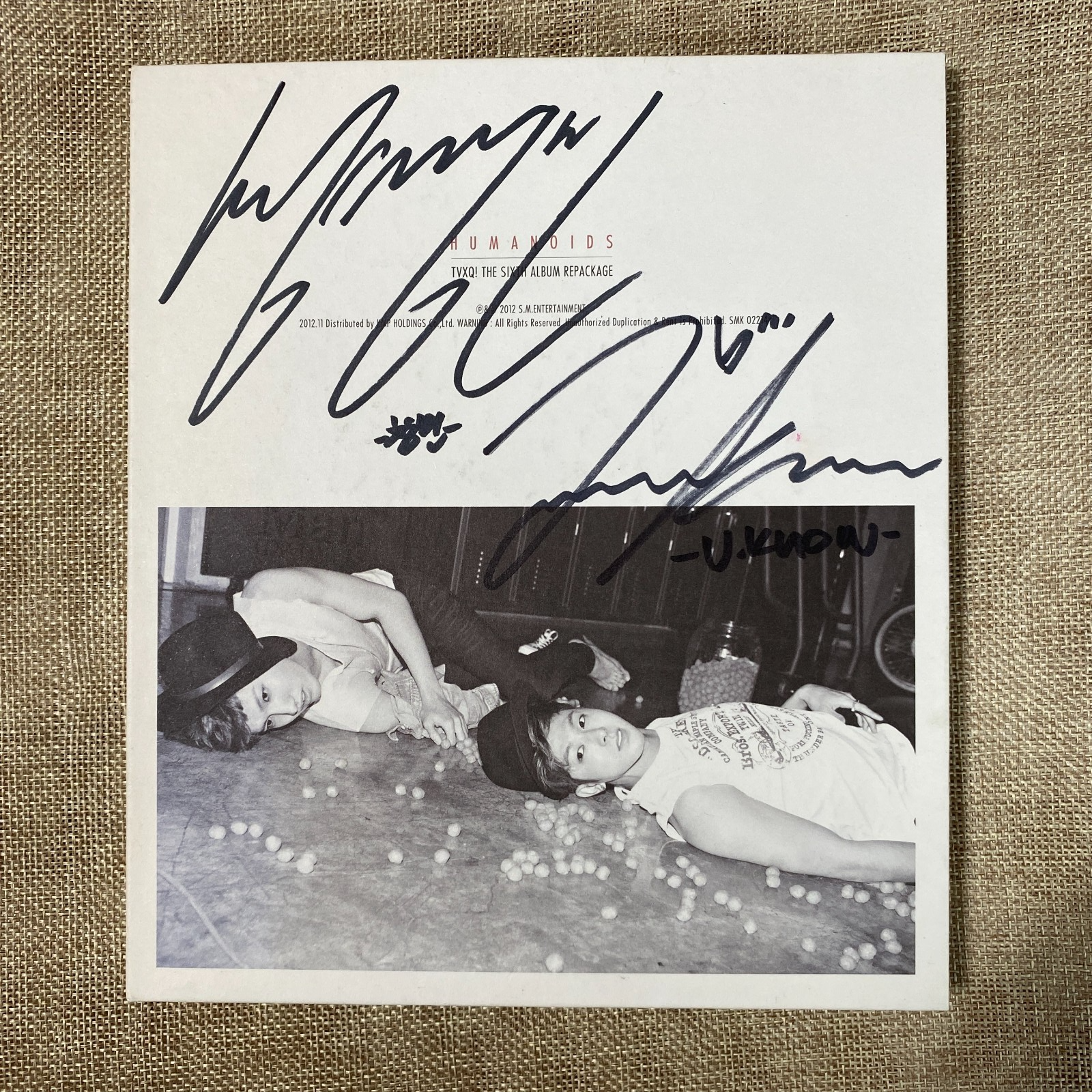 TVXQ [ Humanoids ] All Members Signed Autographed Promo Album /Mint, Rare / Gift