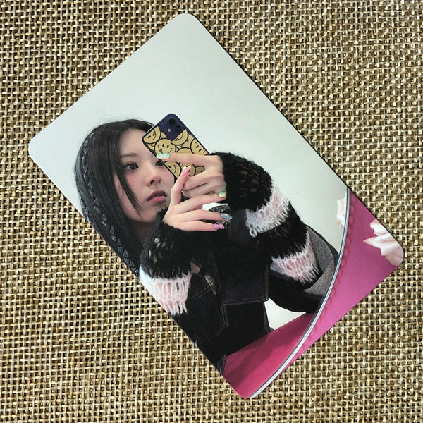 ITZY YUNA #5 [ CRAZY IN LOVE ] Official Photocard, 1st Album / New / Gift