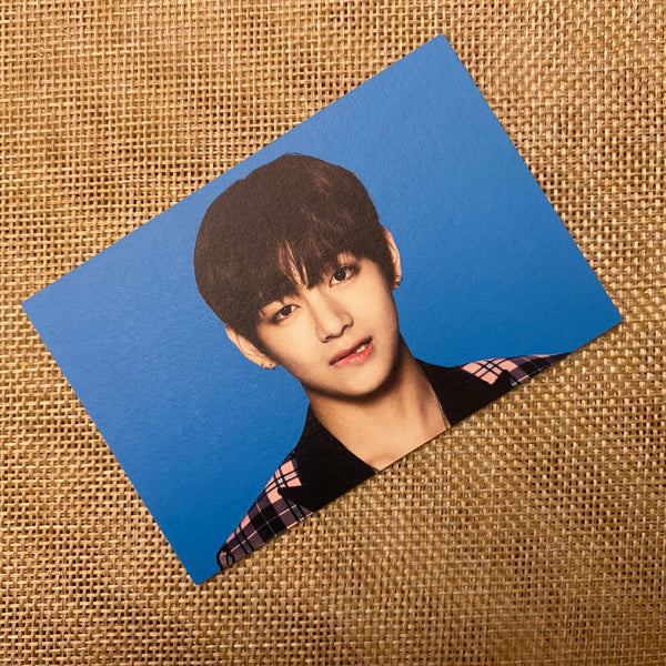 BTS V 2/8 [The Wings Tour Final Concert] Official Mini Photocard / New, Rare /+G