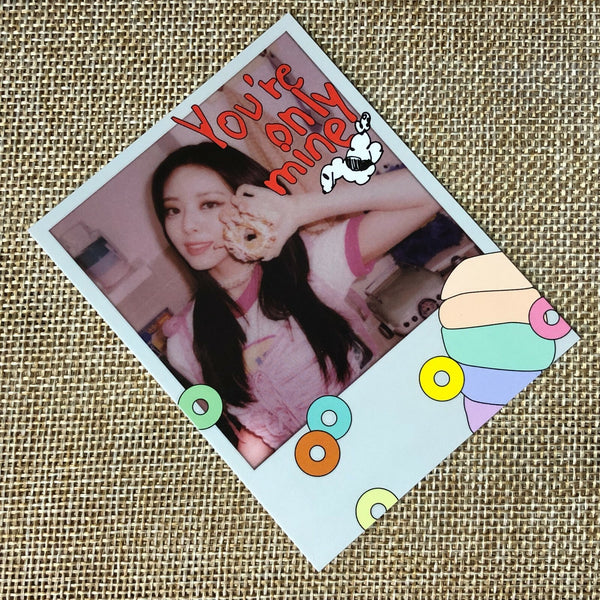ITZY YUNA #1 [CRAZY IN LOVE] Official Polaroid Photocard, 1st Album / New / Gift