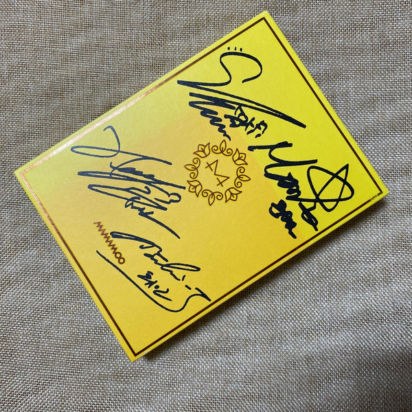 MAMAMOO [ Yellow Flower ] Signed Promo Album / Autographed / CD+Photobook / Gift