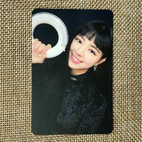 ITZY YUNA [ LIGHT RING Pre Order ] Official Photocard / New / Gift
