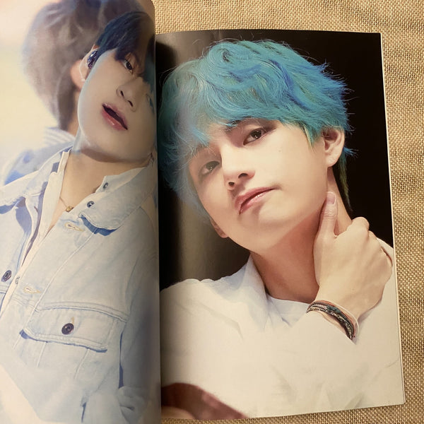 BTS V [ VIVA PLANE 1st Exhibition ] Photobook, RealV 86 pg / New / Gift