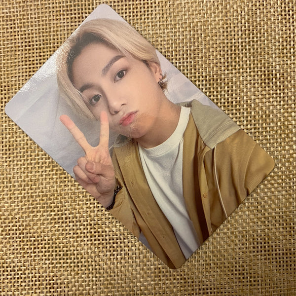 BTS JUNGKOOK [BE Essential Edition] Official Photocard + Holder, Weverse / Gift