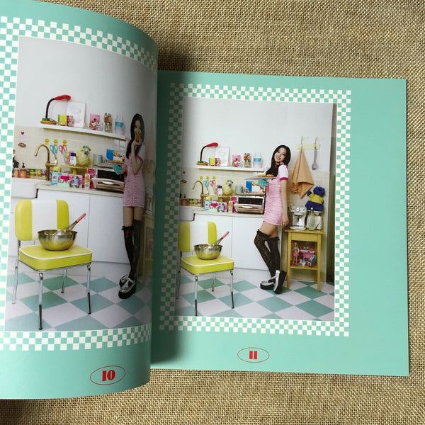 ITZY YUNA [CRAZY IN LOVE] Official Photobook + Poster +Sticker Set / New / Gift