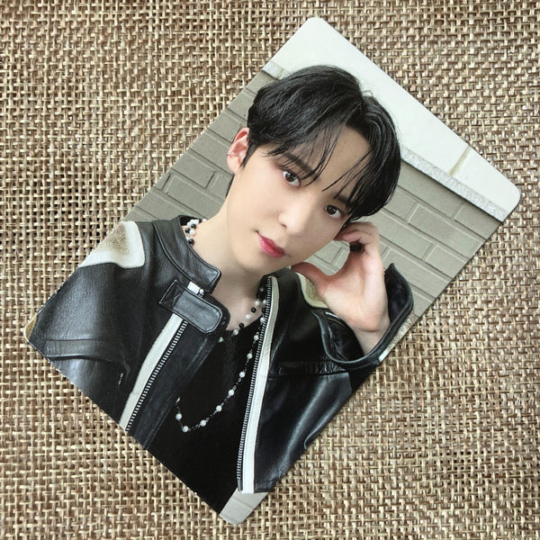 ATEEZ YUNHO [THE WORLD EP.1 : MOVEMENT] Official Photocard, Diary Limited / Gift