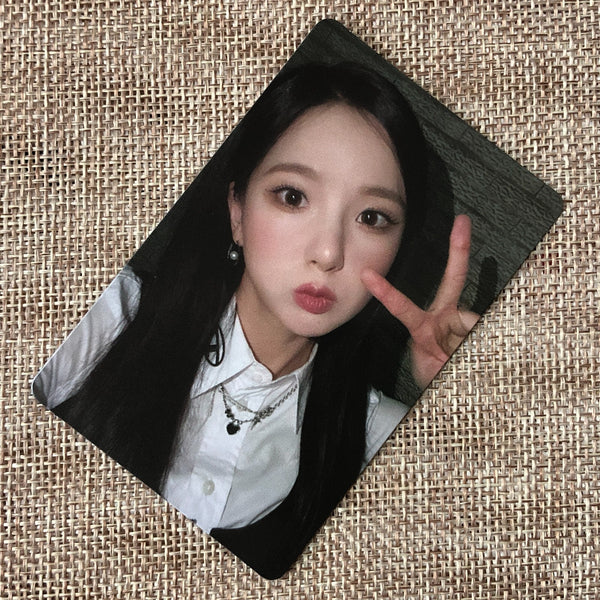 KEP1ER YUJIN [ TROUBLESHOOTER ] Official Photocard, Midnight Ver. / New / Gift