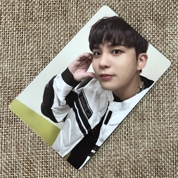 ATEEZ JONGHO [THE WORLD EP.1 : MOVEMENT] Official Photocard, Diary Ver. / Gift