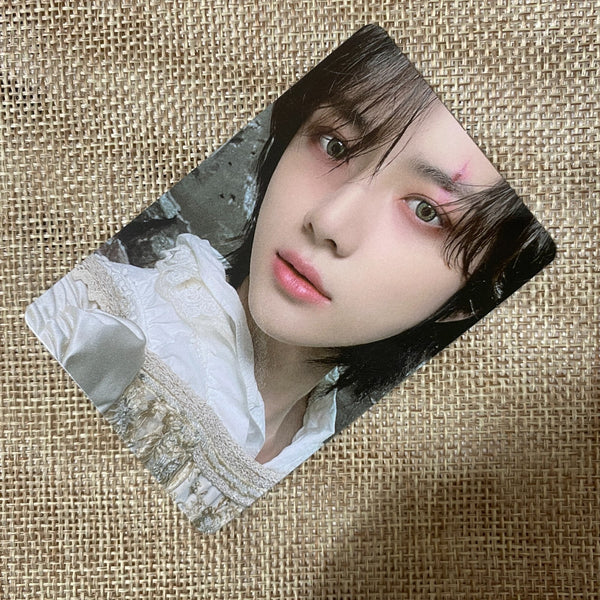 TXT BEOMGYU [The Chaos Chapter Freeze] Official Photocard, World Ver. / Gift