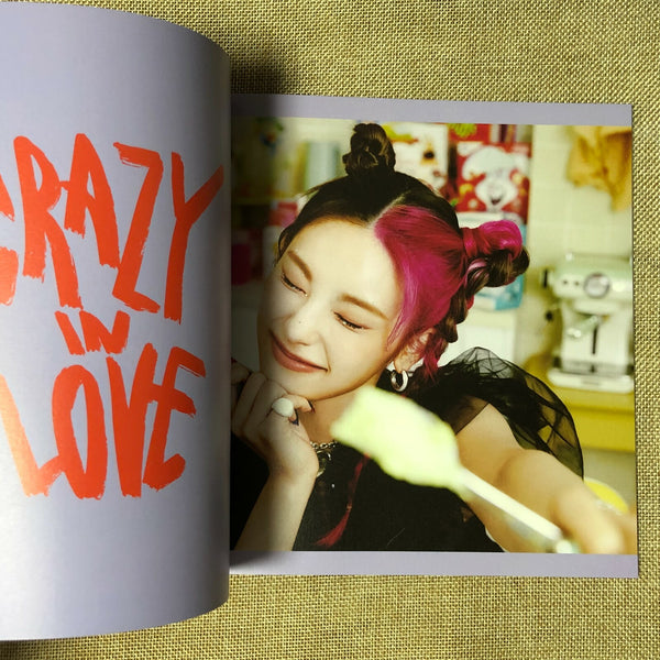 ITZY YEJI [CRAZY IN LOVE] Official Photobook + Poster +Sticker Set / New / Gift