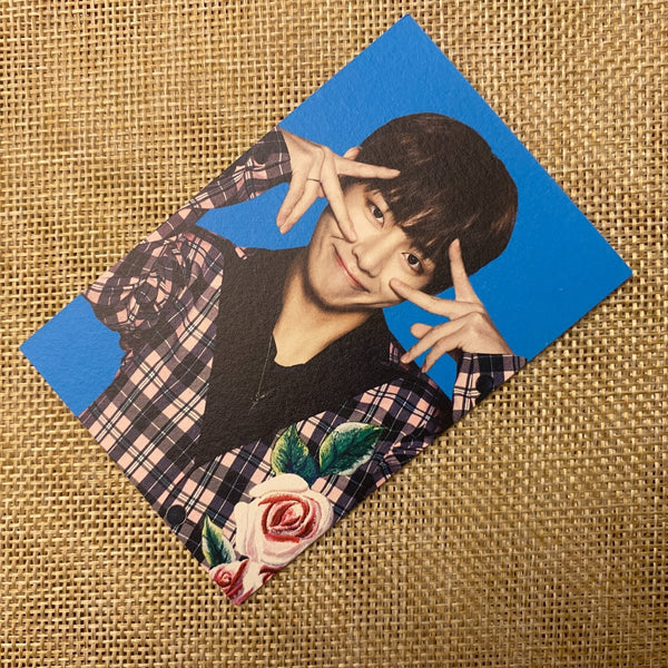 BTS V 4/8 [The Wings Tour Final Concert] Official Mini Photocard / New, Rare /+G