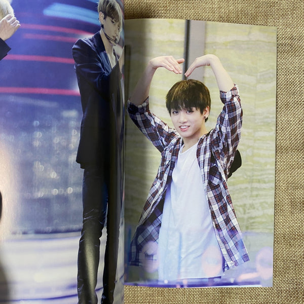 BTS JUNGKOOK [ Mid Summer Night Exhibition Photobook ] 46 pg, 19x27 cm / New /+G