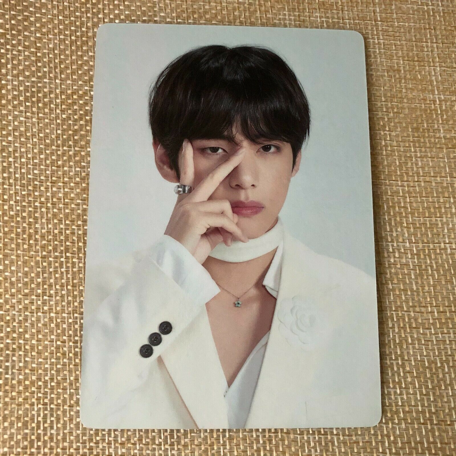 BTS V  6/8 [ Map Of The Soul Tour Official Mini Photocard ] / New, Rare / +Gift
