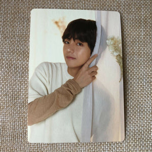 BTS V 1/8 [ Love Yourself World Tour Official Mini Photocard ] New / +Gift