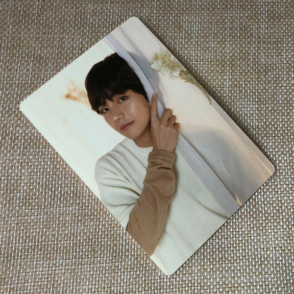 BTS V 1/8 [ Love Yourself World Tour Official Mini Photocard ] New / +Gift