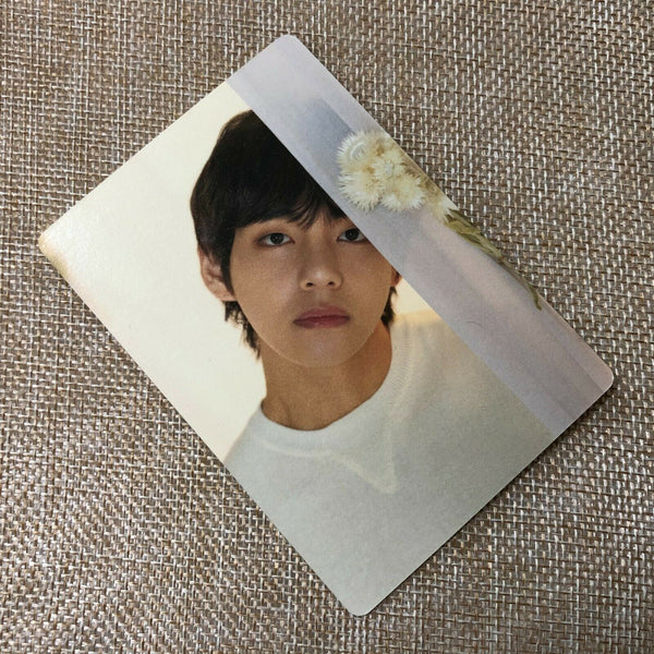BTS V 2/8 [ Love Yourself World Tour Official Mini Photocard ] New / +Gift