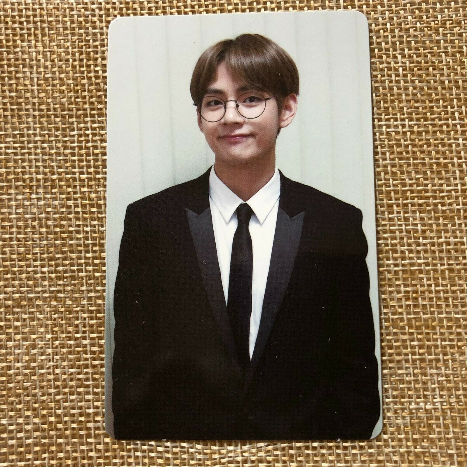 BTS V [ MEMORIES 2018 DVD Official Photocard ] / NEW, RARE / + Shop Gift